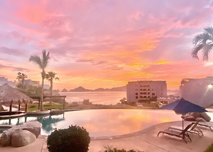Beachfront Luxury W Pool Appartamento *